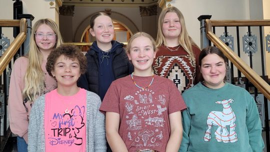 HIPPOLOGY CLUB 'OFF TO RACES'