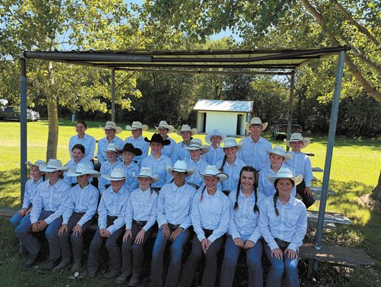 4-HERS SHOW OFF SKILLS AT HORSE SHOW