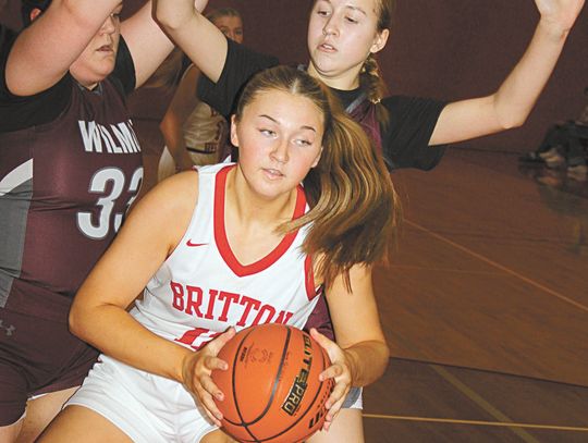 B-H GIRLS ROLL PAST WILMOT