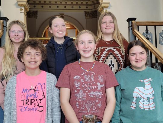 HIPPOLOGY CLUB 'OFF TO RACES'