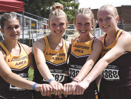 LA 32-YEAR-OLD RECORD FALLS AT STATE