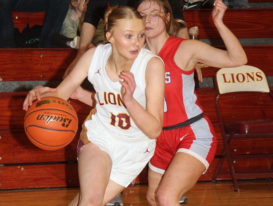 LA GIRLS FALL IN REGIONAL