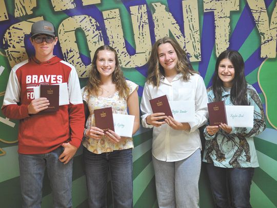 MC 4-HERS RECOGNIZED FOR YEAR'S ACHIEVEMENTS