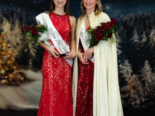 Queens Bender, Knecht Crowned