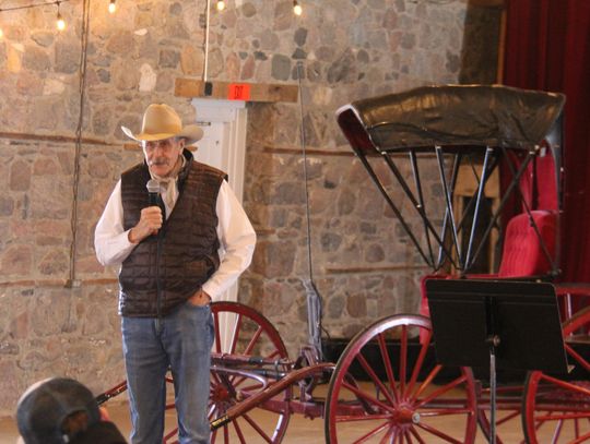STATE PARK LEADERS VISIT FORT AND ROY