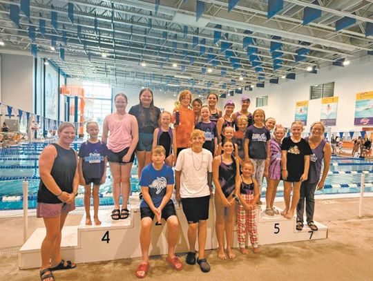 SWIMMERS WIN SPIRIT AWARD