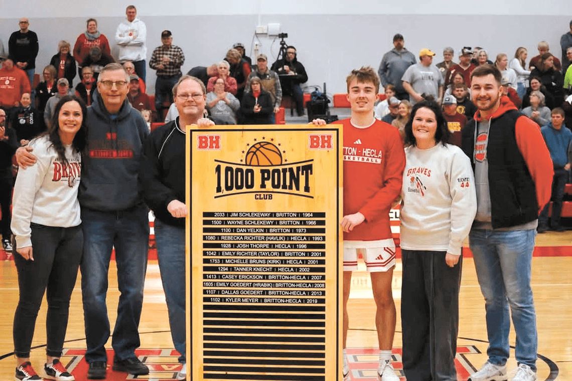1,000-POINT CLUB IS RECOGNIZED