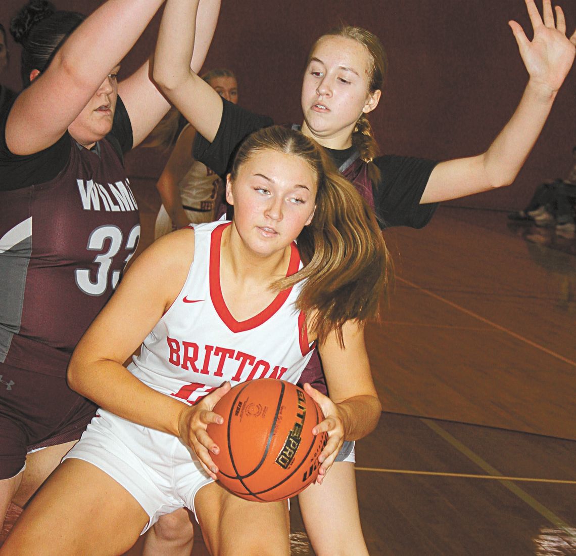 B-H GIRLS ROLL PAST WILMOT
