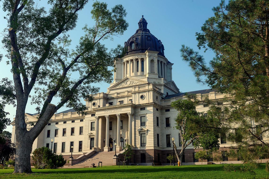 FOSNESS TAPPED BY GOVERNOR FOR D1 HOUSE SEAT