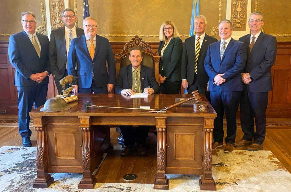 Governor Signs Bill Requiring Annual Reviews Of Open-meetings Laws