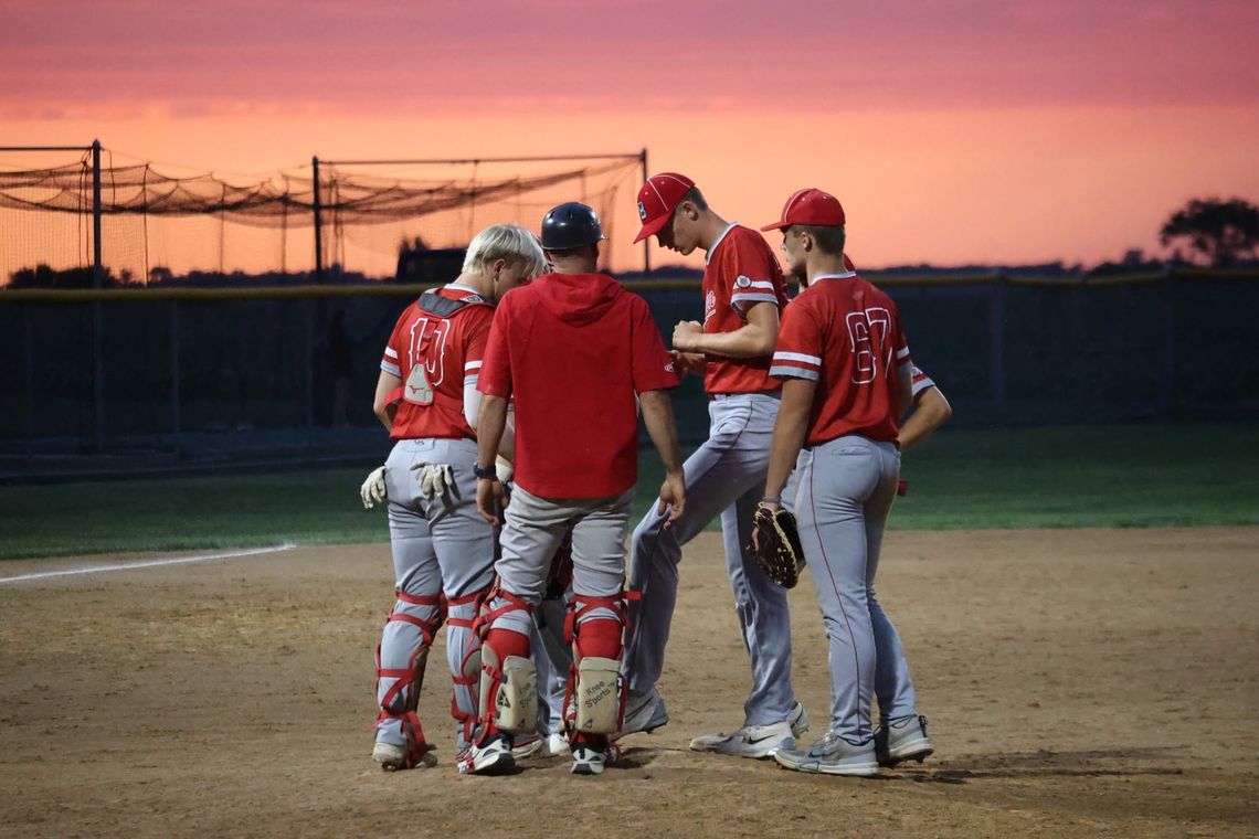 JACKS' NINE ADDS FOUR VICTORIES JACKS' NINE ADDS FOUR VICTORIES
