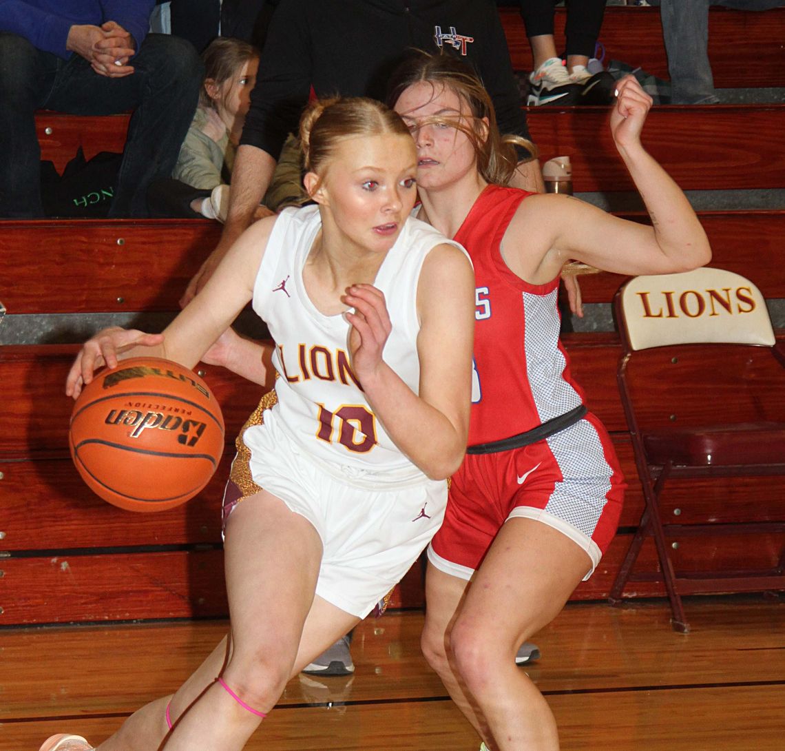 LA GIRLS FALL IN REGIONAL LA GIRLS FALL IN REGIONAL