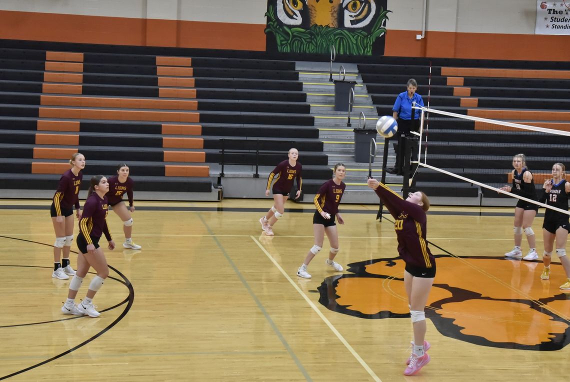 LA VOLLEYBALL SQUAD AVENGES LOSS LA VOLLEYBALL SQUAD AVENGES LOSS