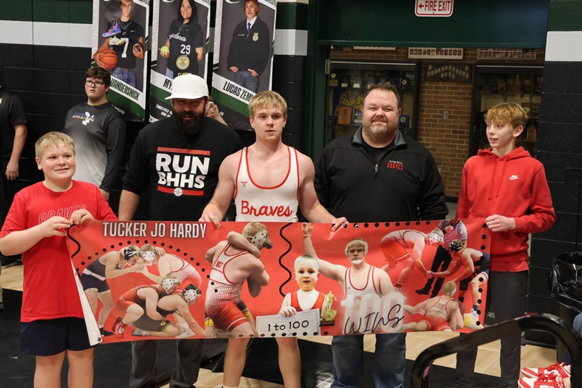 TEN MATMEN PLACE IN TOURNEY TEN MATMEN PLACE IN TOURNEY